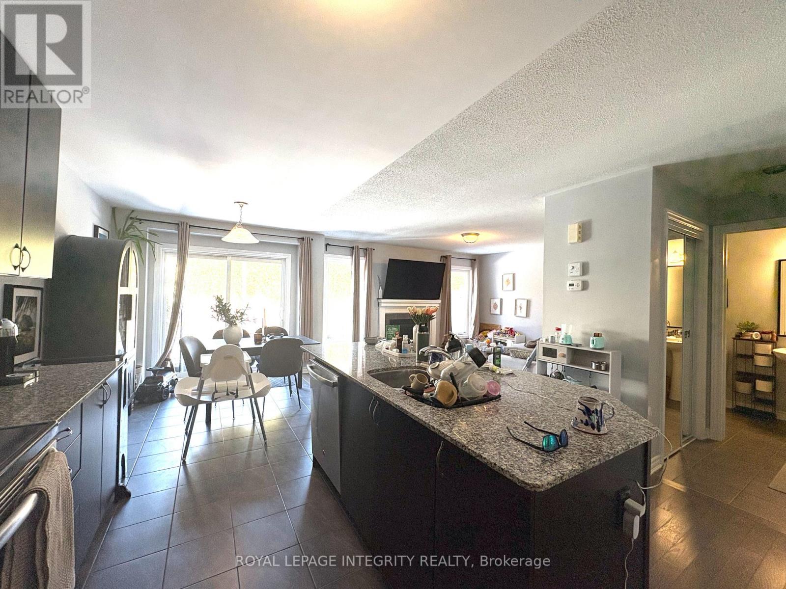 325 Meadowbreeze Drive, Ottawa, Ontario  K2M 0J7 - Photo 12 - X12933548