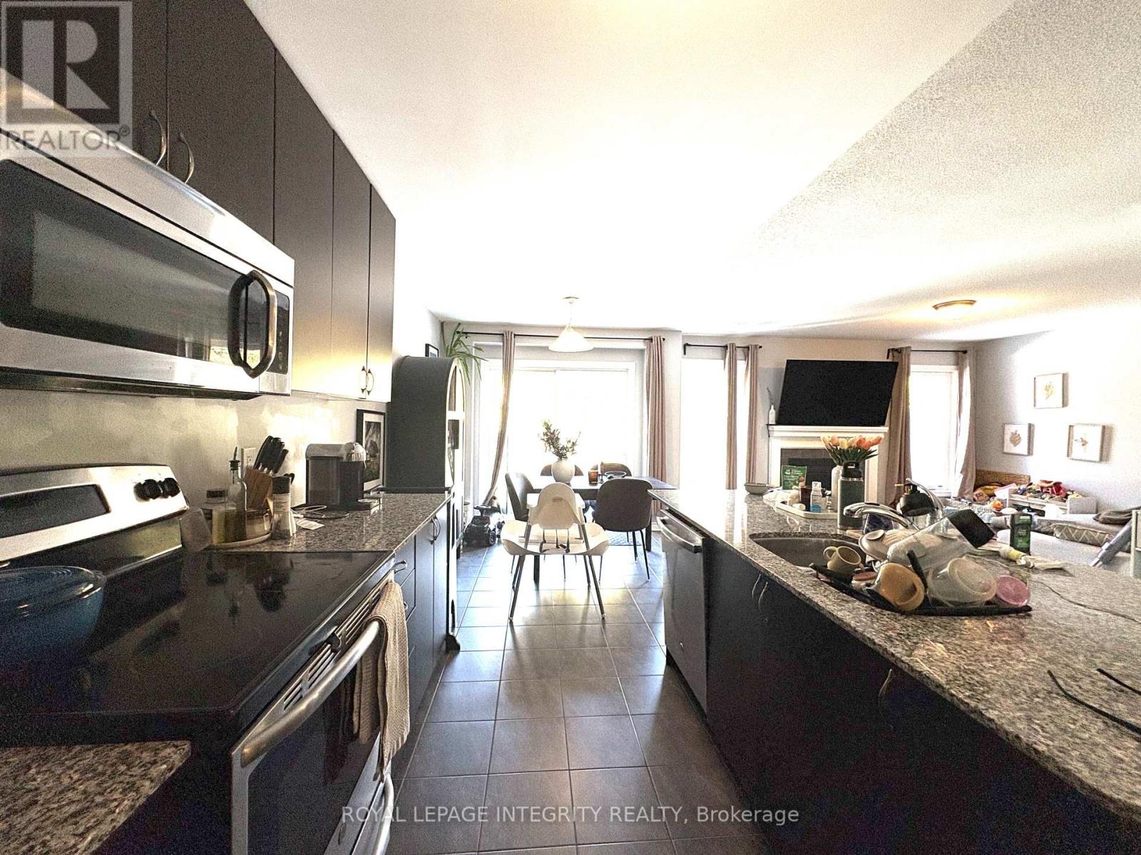 325 Meadowbreeze Drive, Ottawa, Ontario  K2M 0J7 - Photo 13 - X12933548