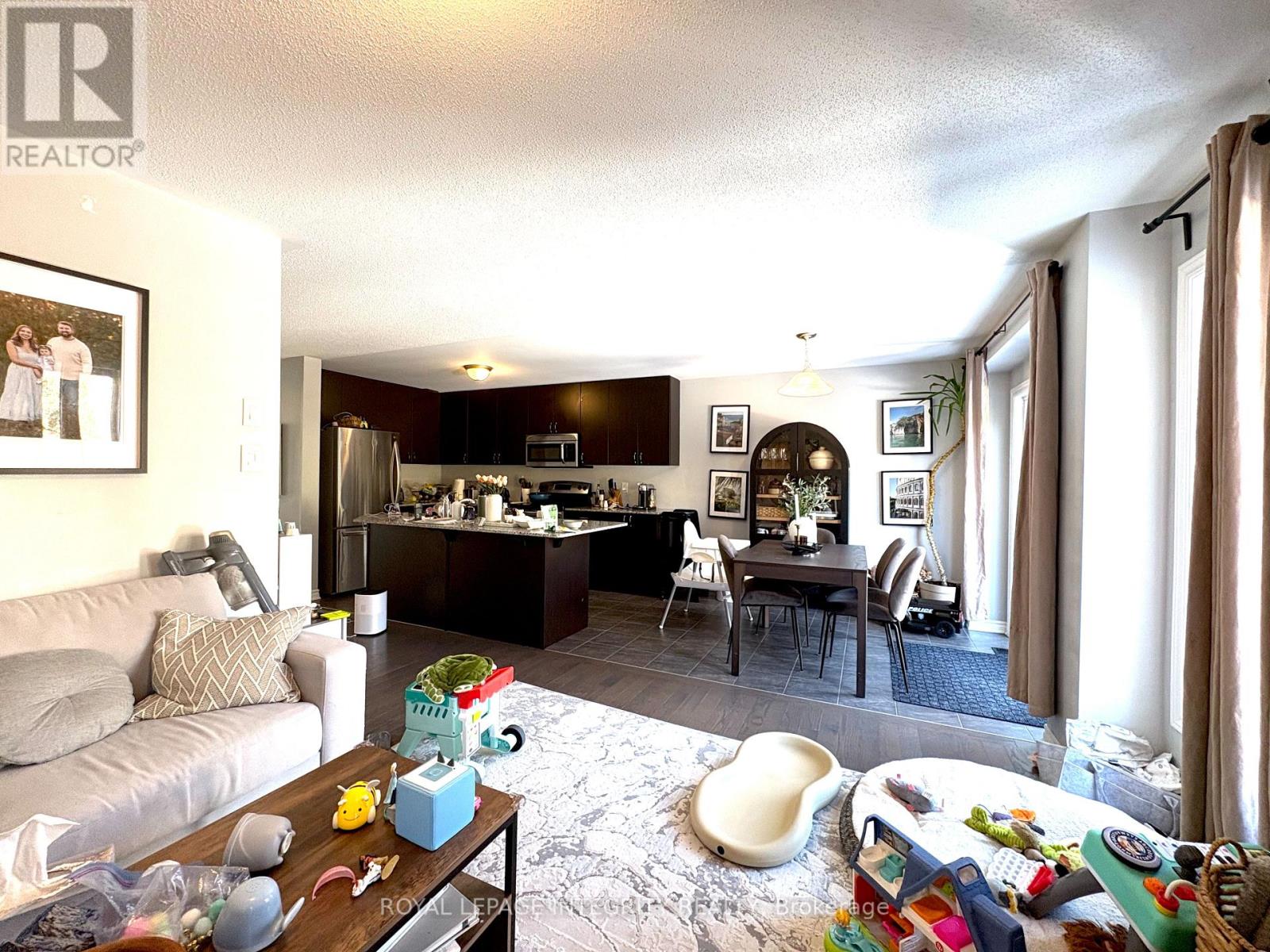 325 Meadowbreeze Drive, Ottawa, Ontario  K2M 0J7 - Photo 5 - X12933548