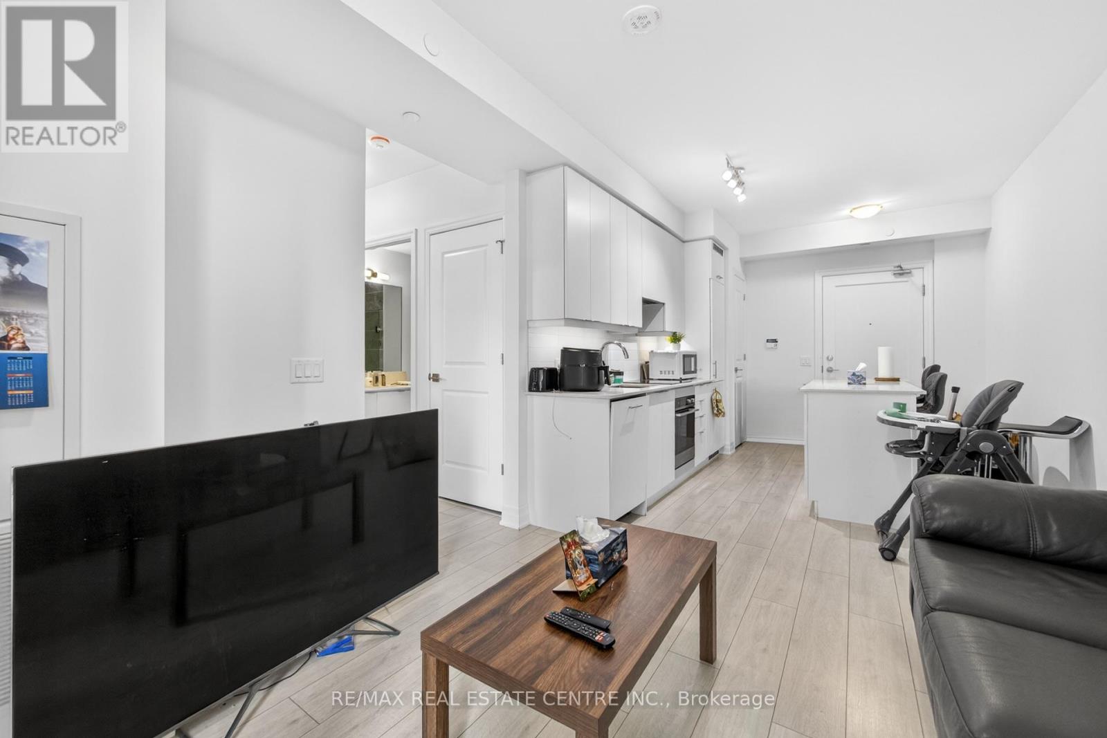 610 - 30 Elm Drive, Mississauga, Ontario  L5B 0N6 - Photo 15 - W12933540