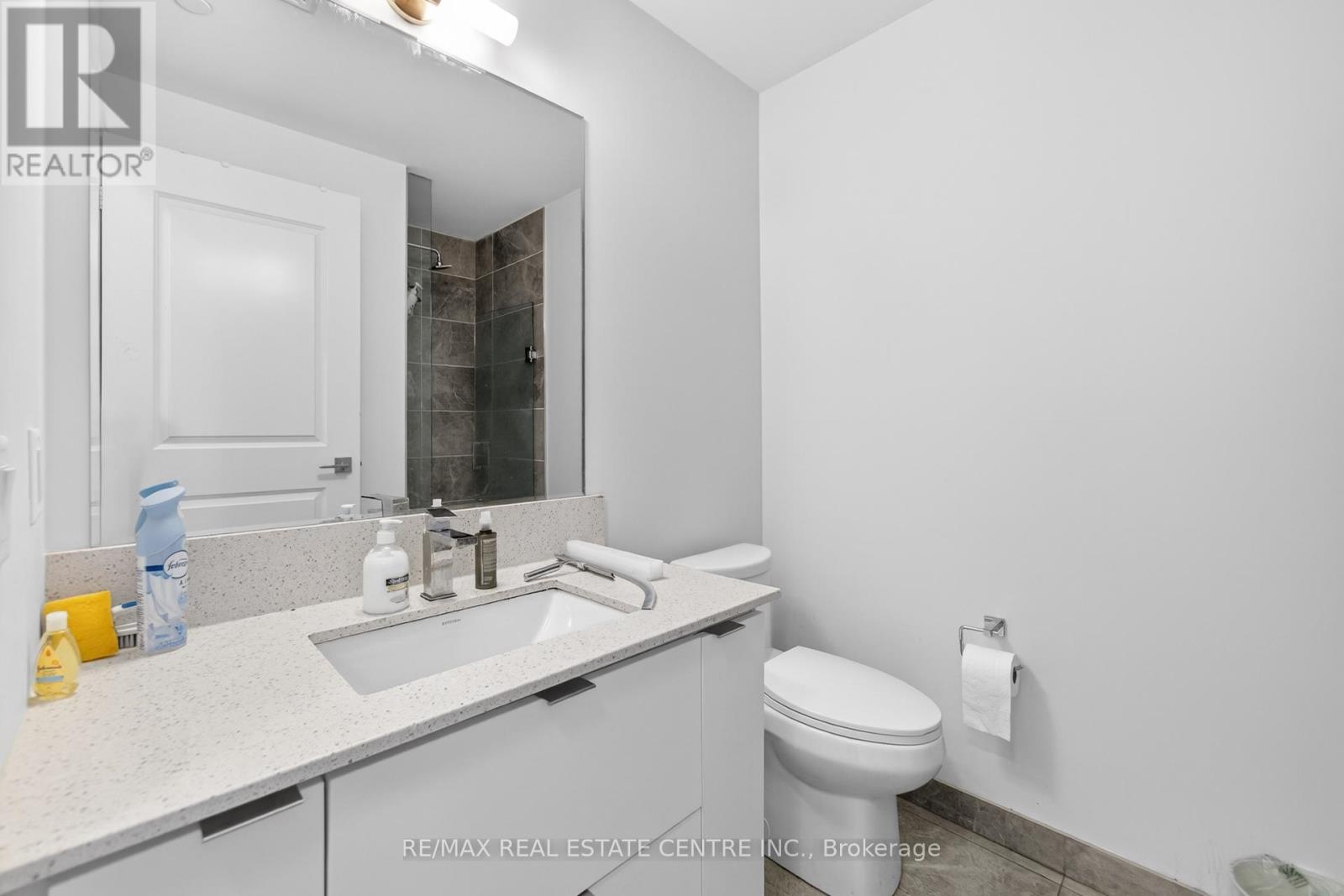 610 - 30 Elm Drive, Mississauga, Ontario  L5B 0N6 - Photo 19 - W12933540