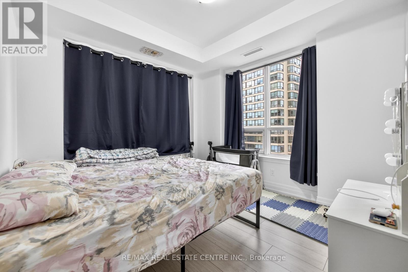 610 - 30 Elm Drive, Mississauga, Ontario  L5B 0N6 - Photo 21 - W12933540