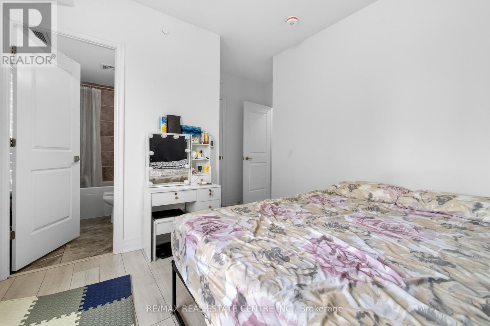 610 - 30 Elm Drive, Mississauga, Ontario  L5B 0N6 - Photo 23 - W12933540