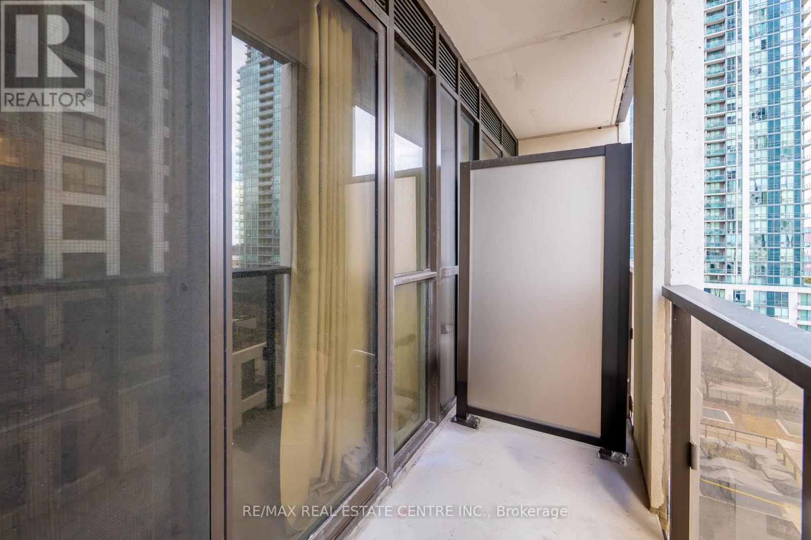 610 - 30 Elm Drive, Mississauga, Ontario  L5B 0N6 - Photo 27 - W12933540