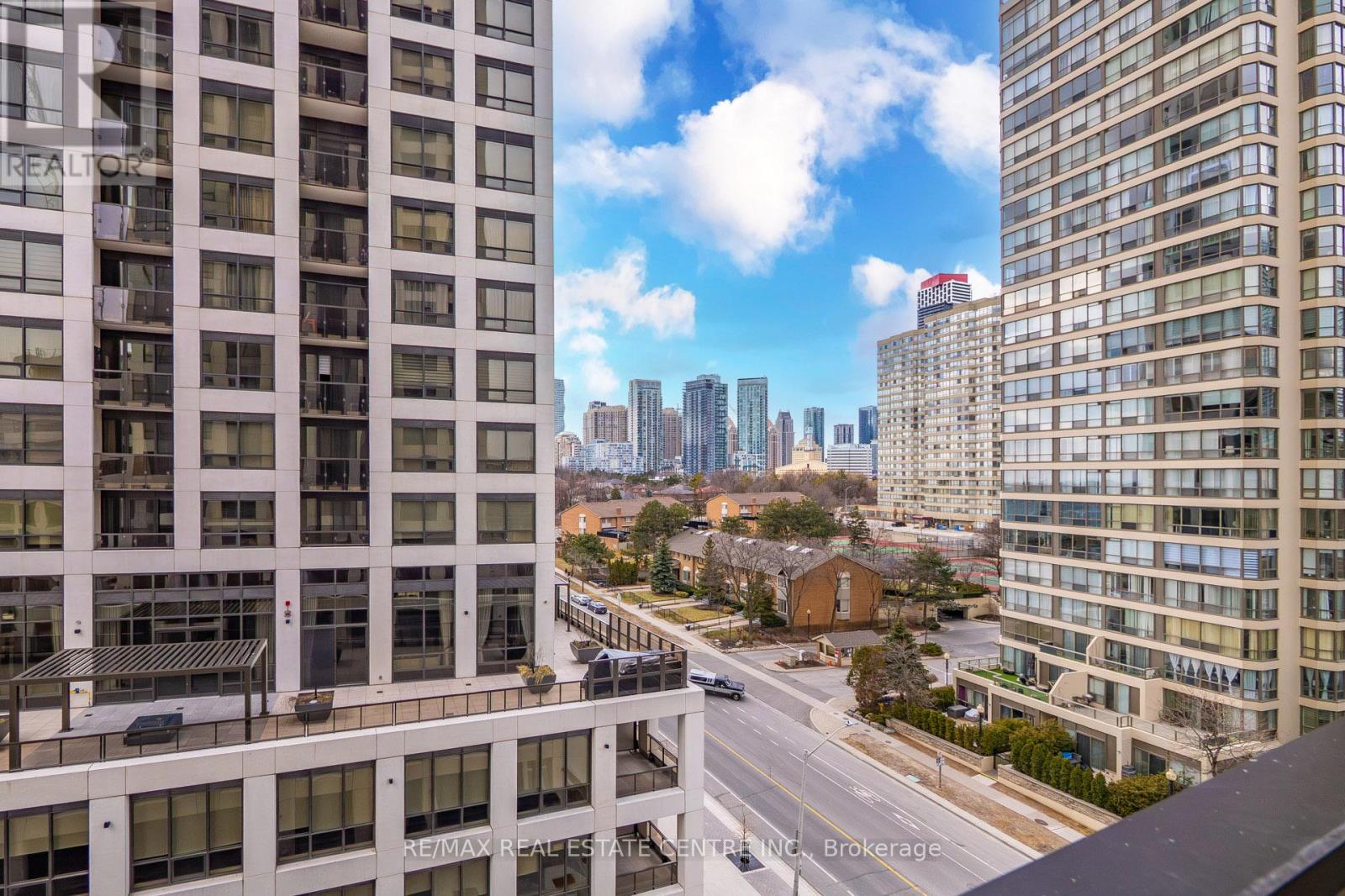 610 - 30 Elm Drive, Mississauga, Ontario  L5B 0N6 - Photo 31 - W12933540