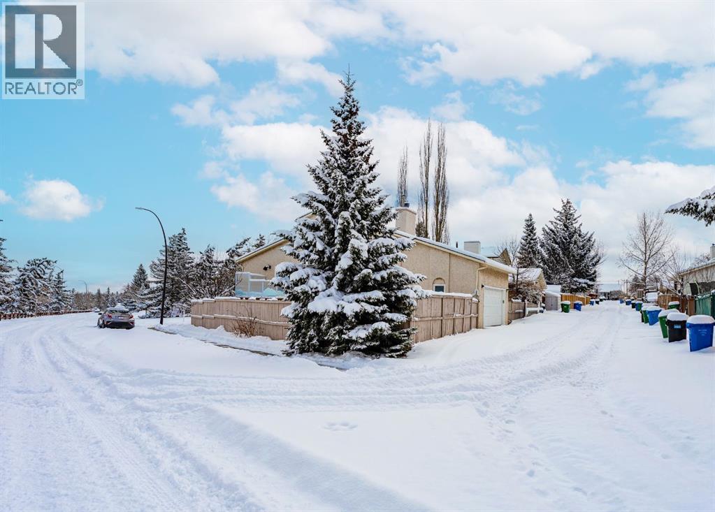 215 Scenic Way Nw, Calgary, Alberta  T3L 1B6 - Photo 26 - A2294245