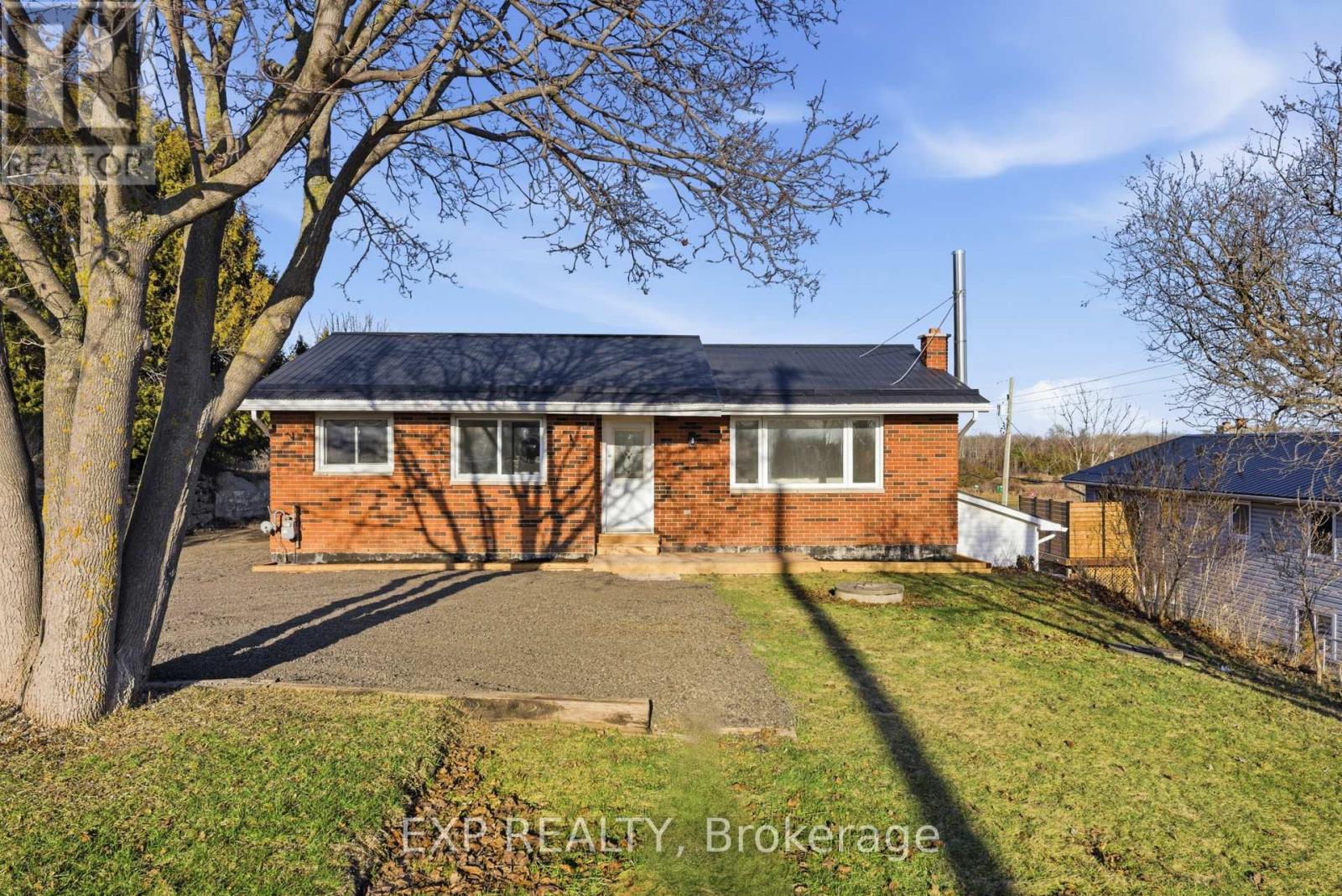 696 WHITES ROAD, Quinte West, Ontario