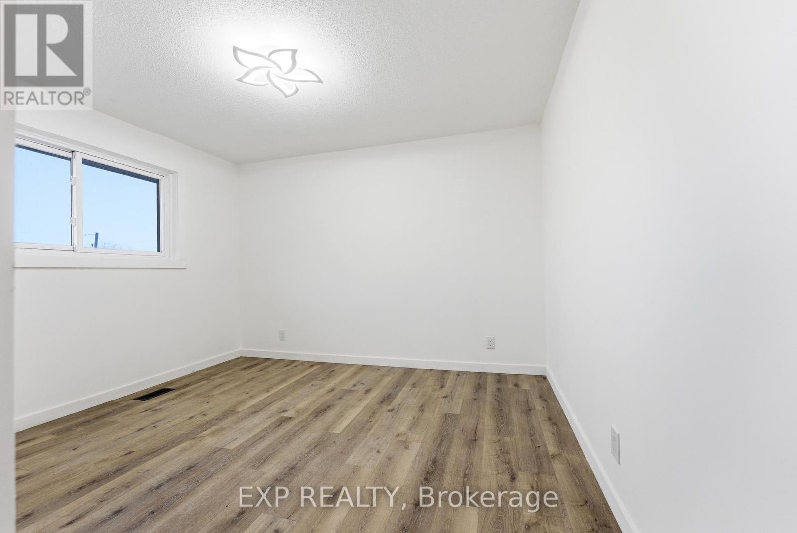 696 Whites Road, Quinte West, Ontario  K8V 5P8 - Photo 18 - X12930222