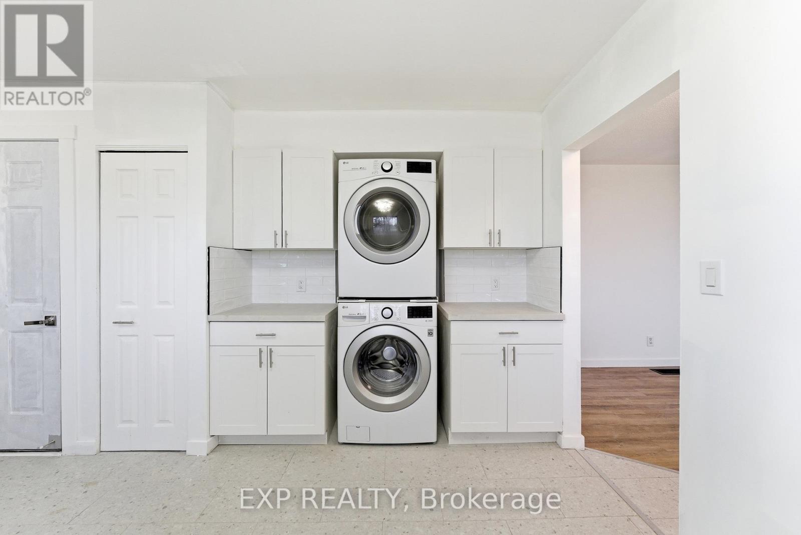 696 Whites Road, Quinte West, Ontario  K8V 5P8 - Photo 11 - X12930222