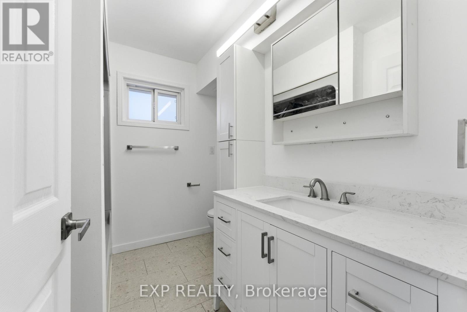 696 Whites Road, Quinte West, Ontario  K8V 5P8 - Photo 13 - X12930222