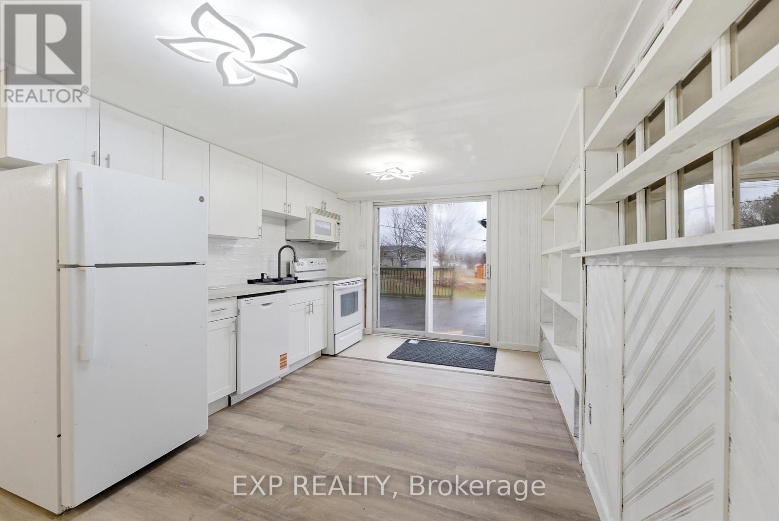 696 Whites Road, Quinte West, Ontario  K8V 5P8 - Photo 27 - X12930222