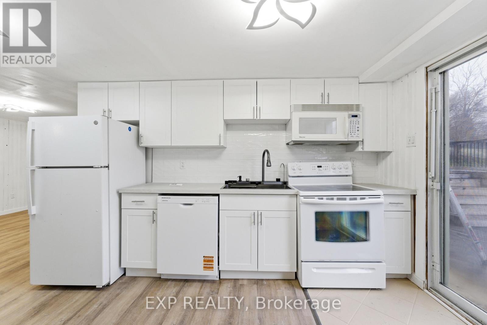 696 Whites Road, Quinte West, Ontario  K8V 5P8 - Photo 28 - X12930222