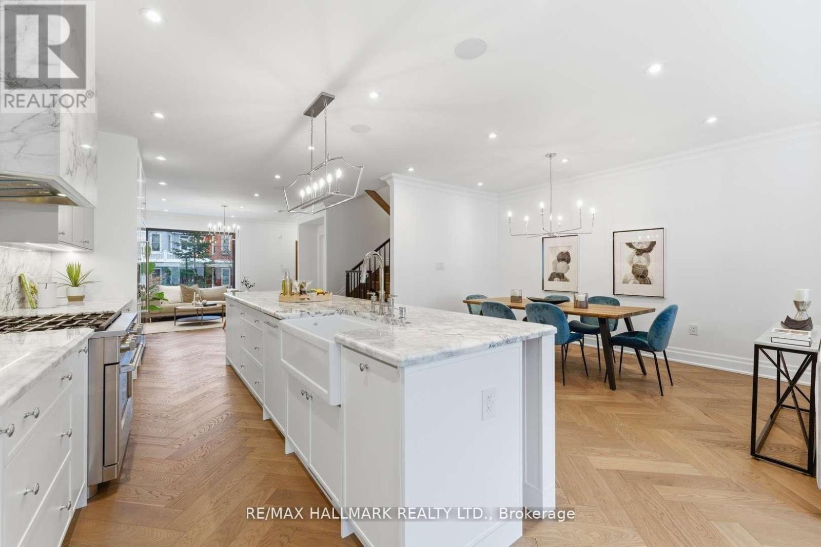 90 Garden Avenue, Toronto, Ontario  M6R 1H7 - Photo 7 - W12881384