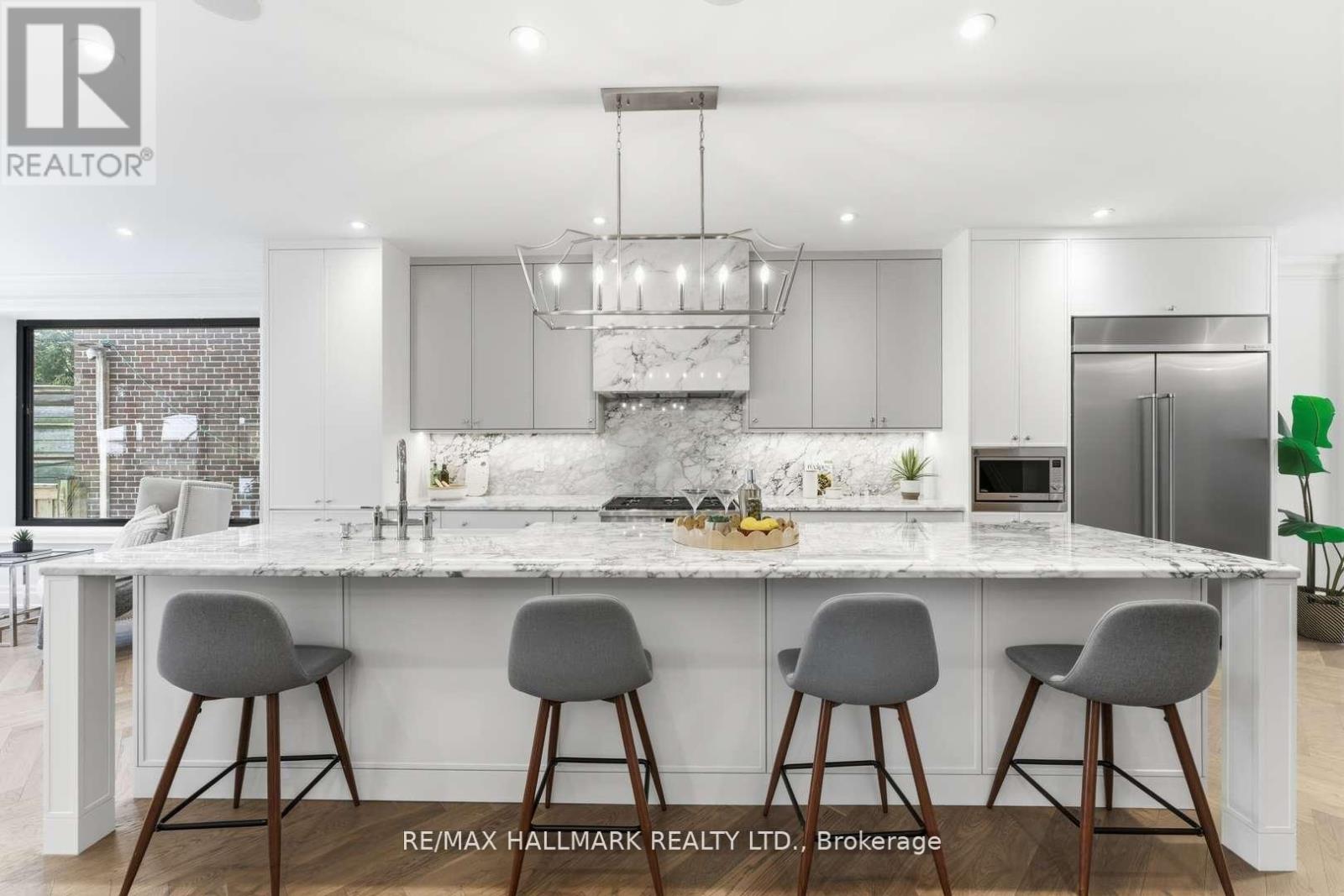 90 Garden Avenue, Toronto, Ontario  M6R 1H7 - Photo 8 - W12881384