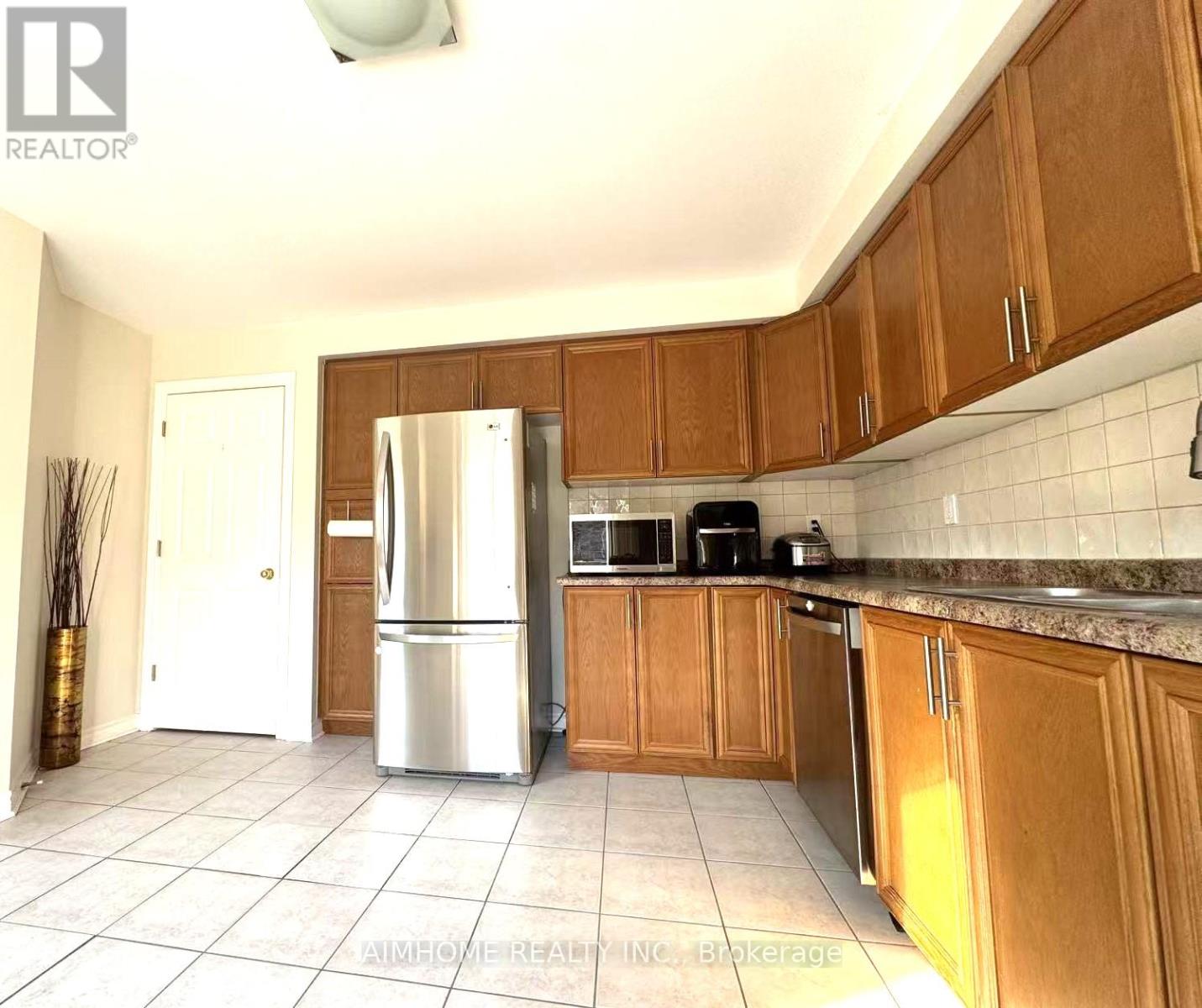 4889 James Austin Drive, Mississauga, Ontario  L4Z 4J2 - Photo 14 - W12919290