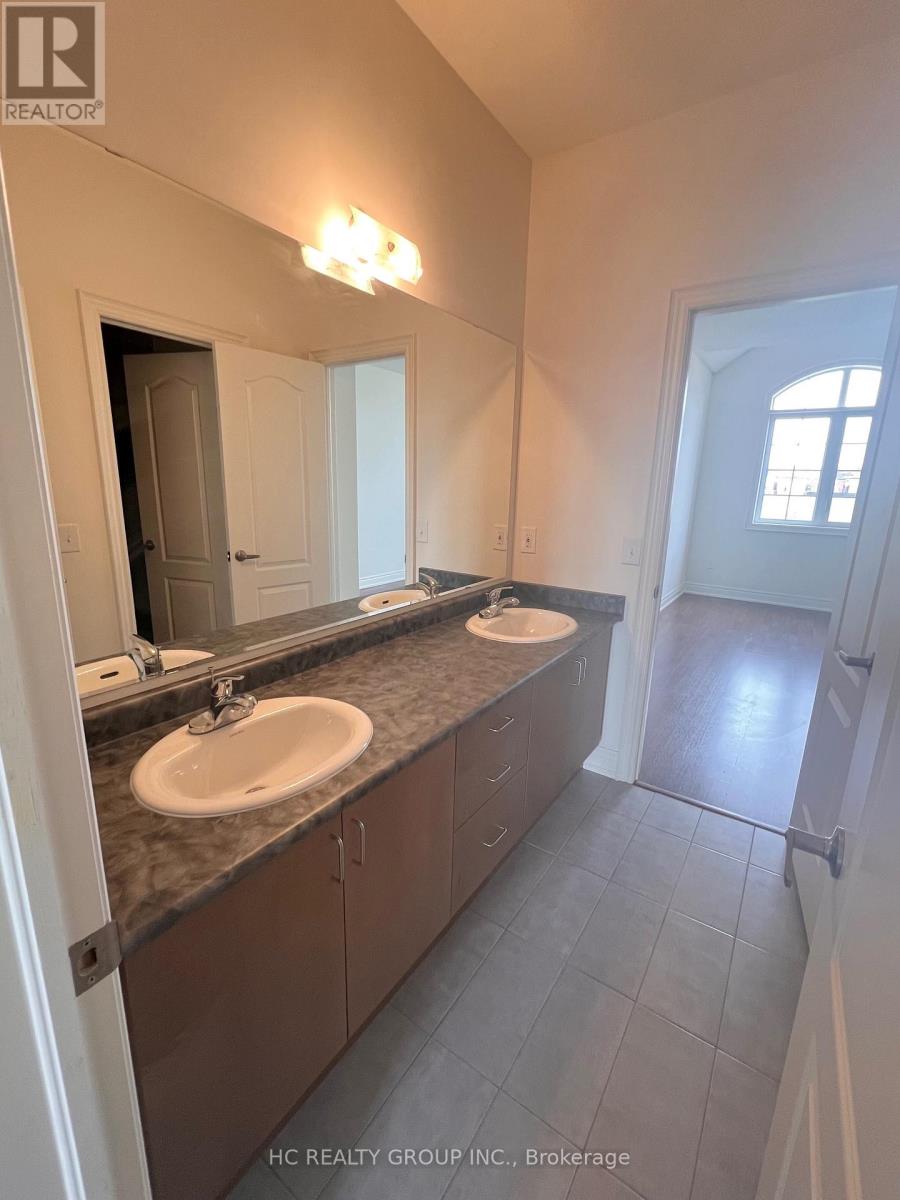 8 Crane Street, Aurora, Ontario  L4G 1C9 - Photo 16 - N12933560