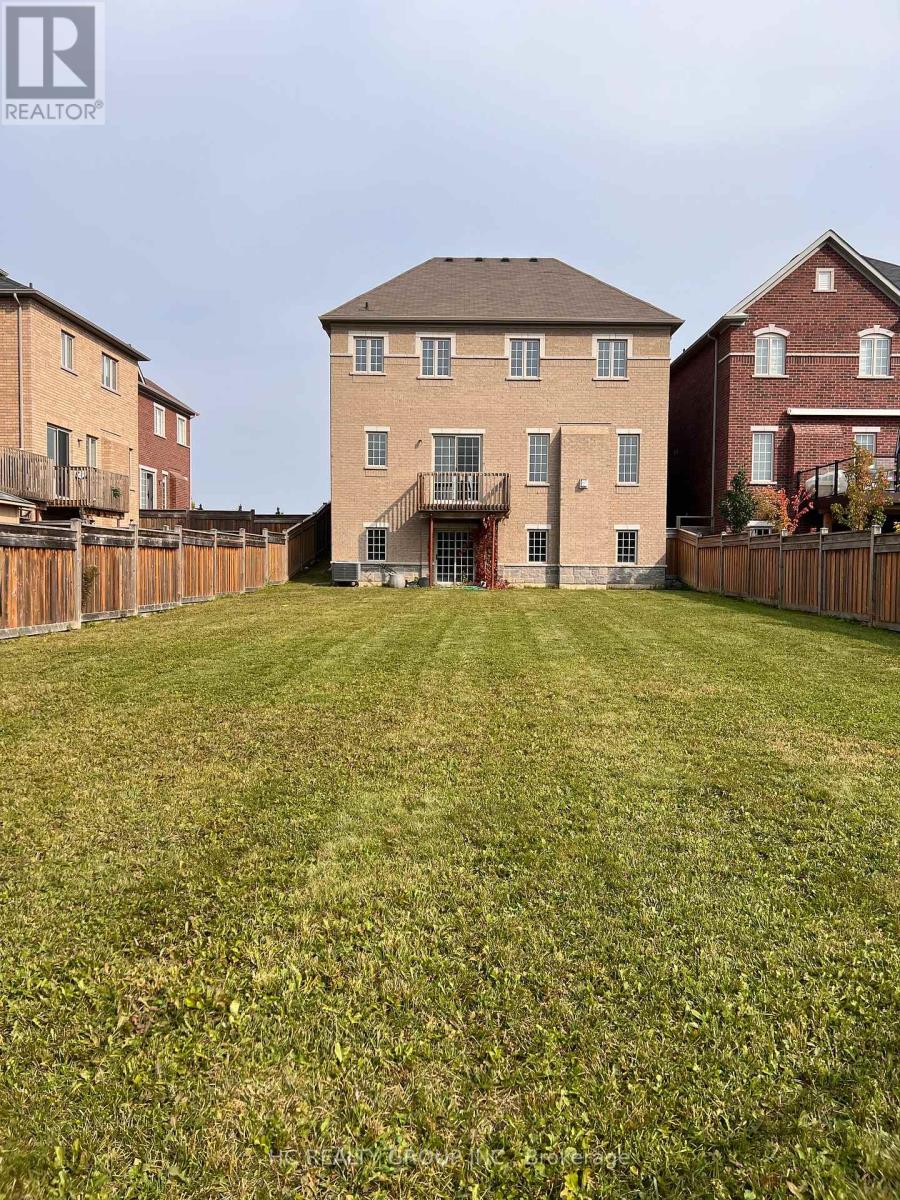 8 Crane Street, Aurora, Ontario  L4G 1C9 - Photo 2 - N12933560