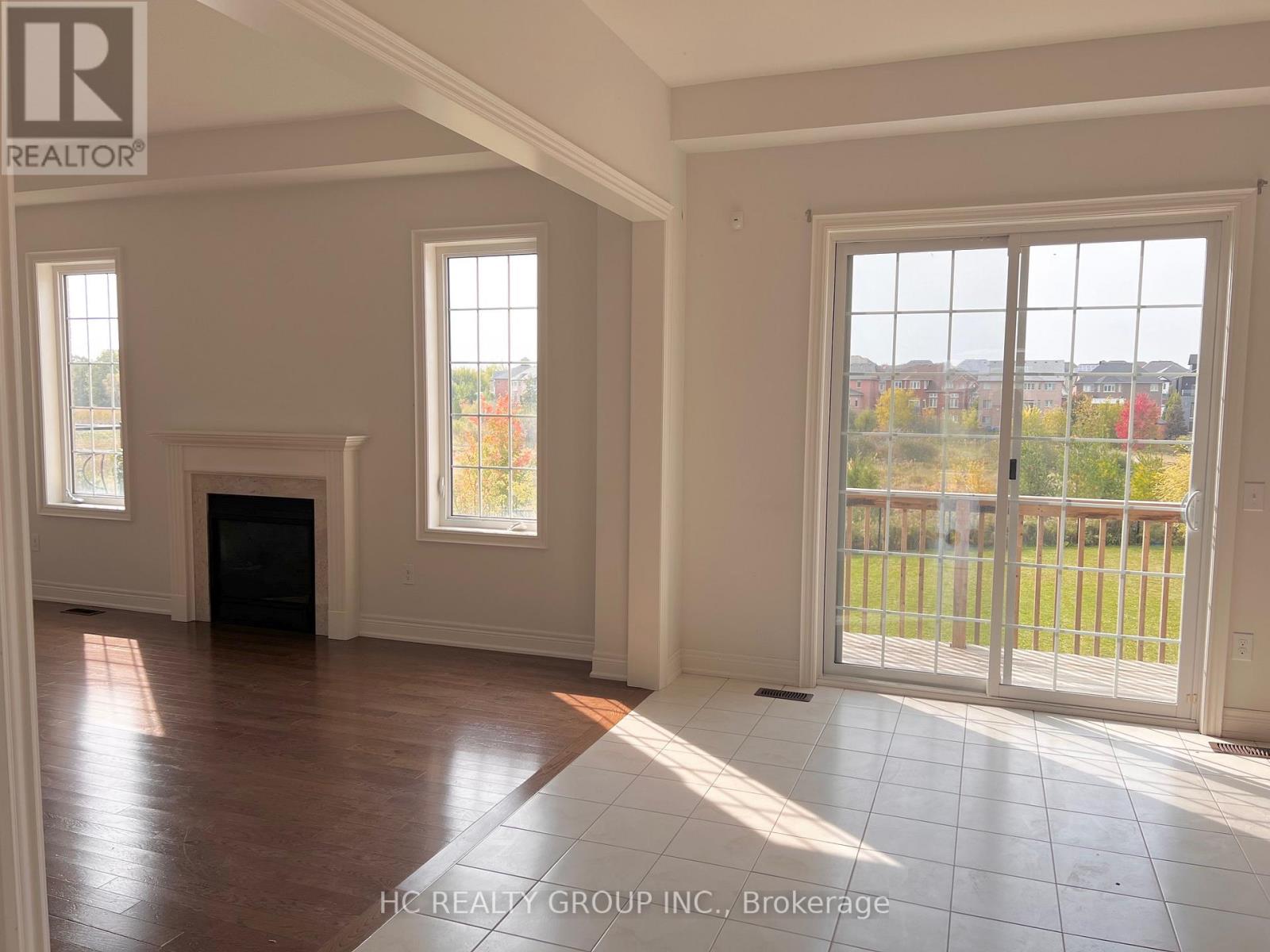 8 Crane Street, Aurora, Ontario  L4G 1C9 - Photo 5 - N12933560