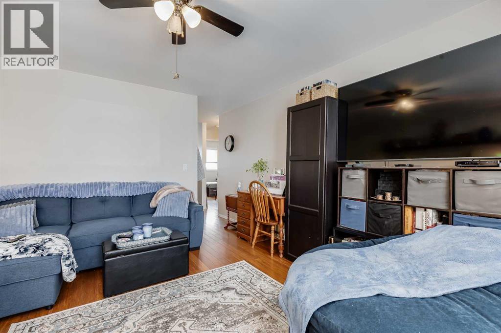 6 West Aarsby Road, Cochrane, Alberta  T4C 1M4 - Photo 3 - A2297276