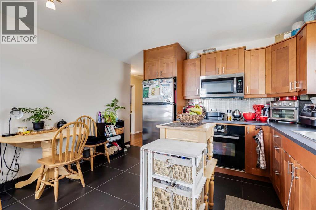 6 West Aarsby Road, Cochrane, Alberta  T4C 1M4 - Photo 5 - A2297276