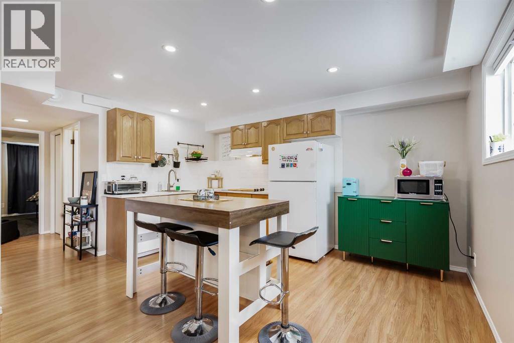 6 West Aarsby Road, Cochrane, Alberta  T4C 1M4 - Photo 14 - A2297276