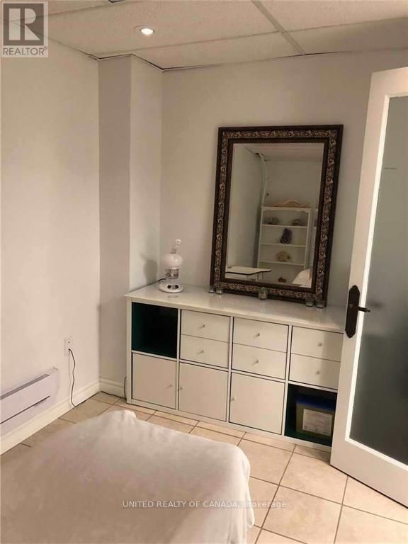 3c - 77 Lakeshore Road W, Oakville, Ontario  L6K 1C9 - Photo 15 - W12933190