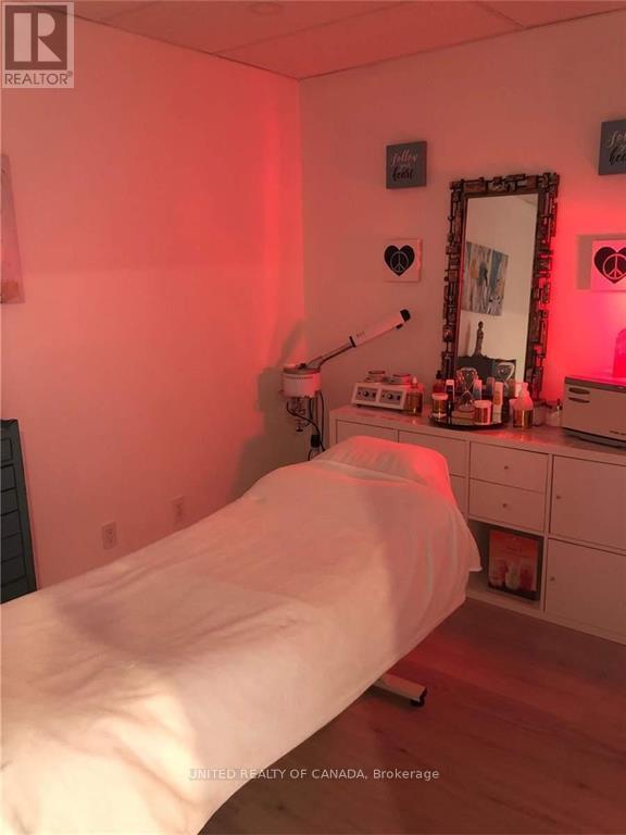 3c - 77 Lakeshore Road W, Oakville, Ontario  L6K 1C9 - Photo 12 - W12933190