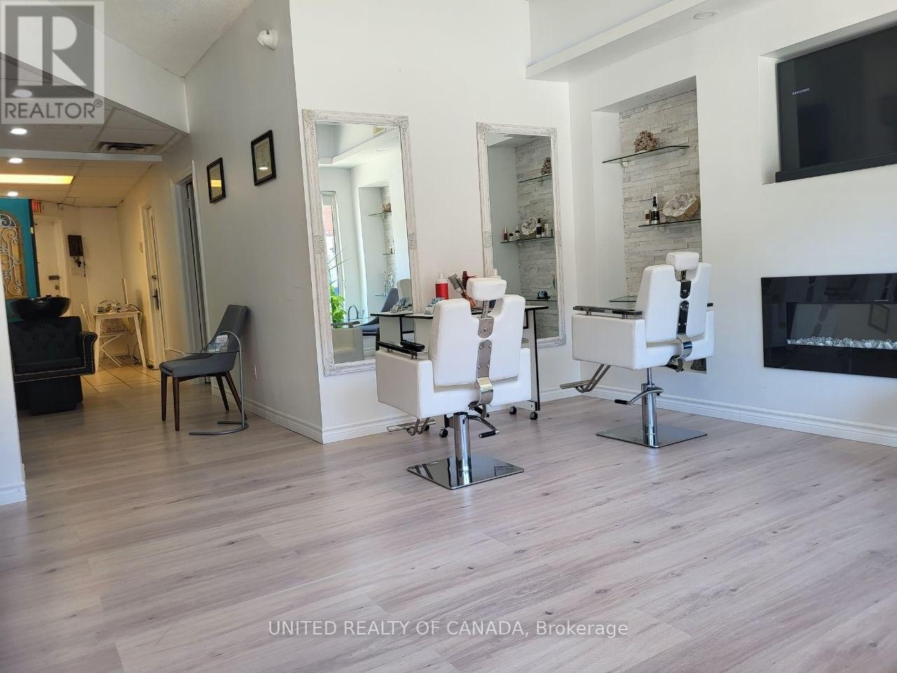 3c - 77 Lakeshore Road W, Oakville, Ontario  L6K 1C9 - Photo 7 - W12933190