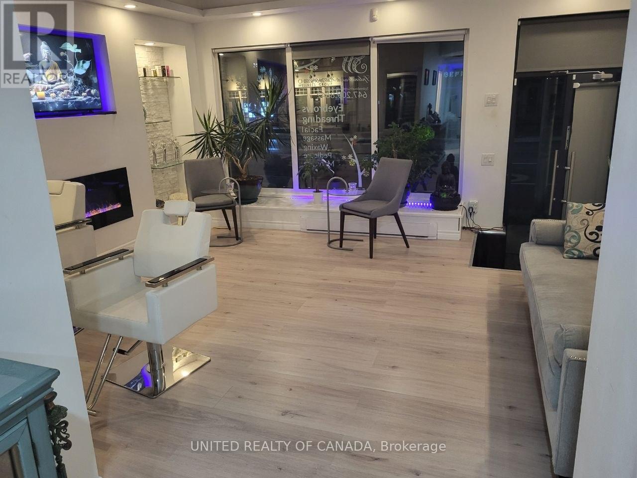 3c - 77 Lakeshore Road W, Oakville, Ontario  L6K 1C9 - Photo 6 - W12933190