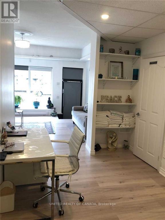 3c - 77 Lakeshore Road W, Oakville, Ontario  L6K 1C9 - Photo 8 - W12933190