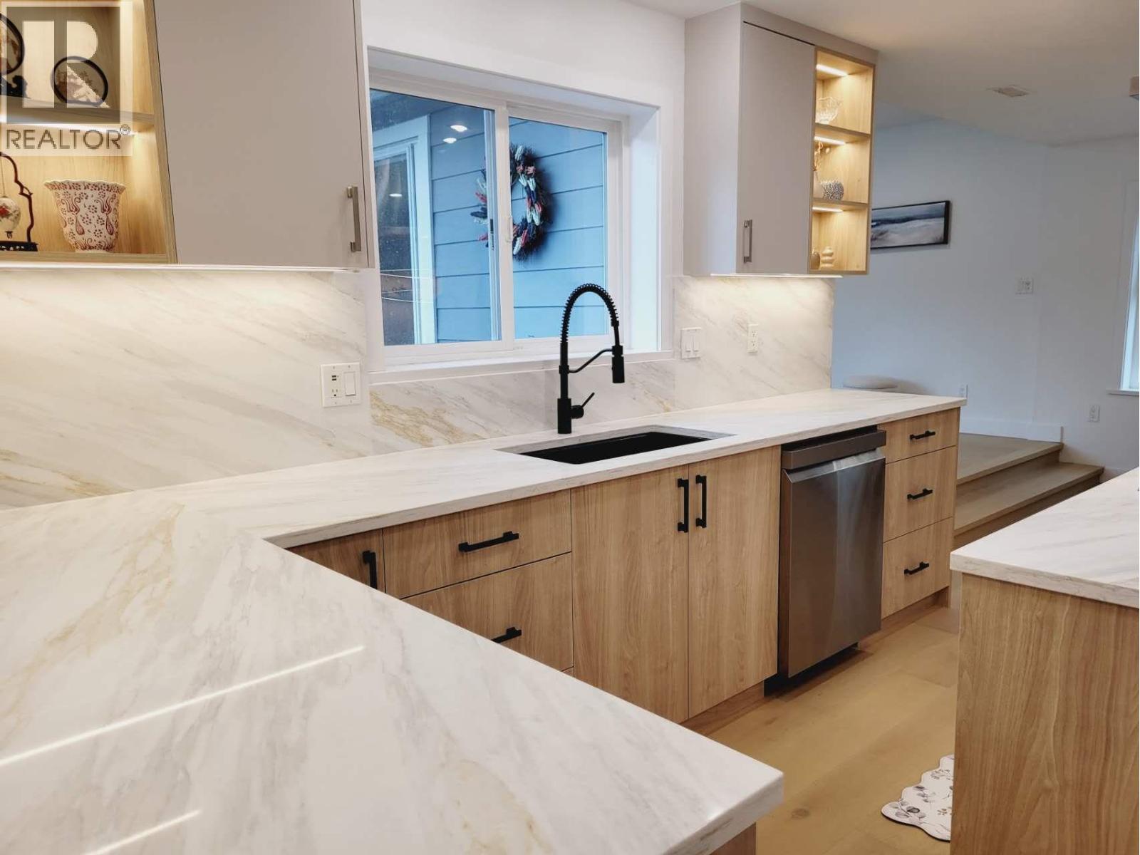 971 51a Street, Delta, British Columbia  V4M 2X9 - Photo 8 - R3091347