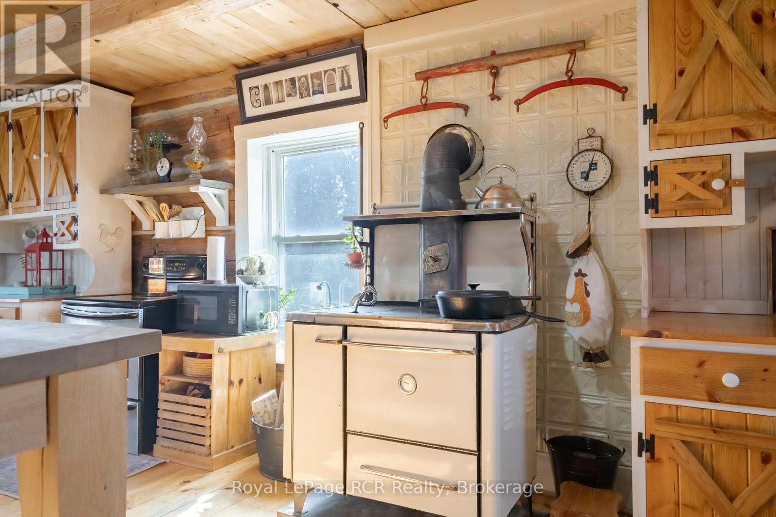 135458 8 Concession, Chatsworth, Ontario  N0H 1K0 - Photo 13 - X12933594