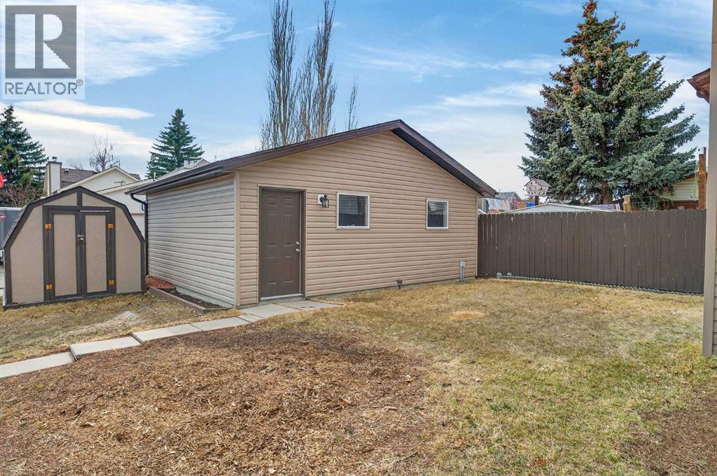 59 Taraglen Court Ne, Calgary, Alberta  T3J 2M7 - Photo 7 - A2296094