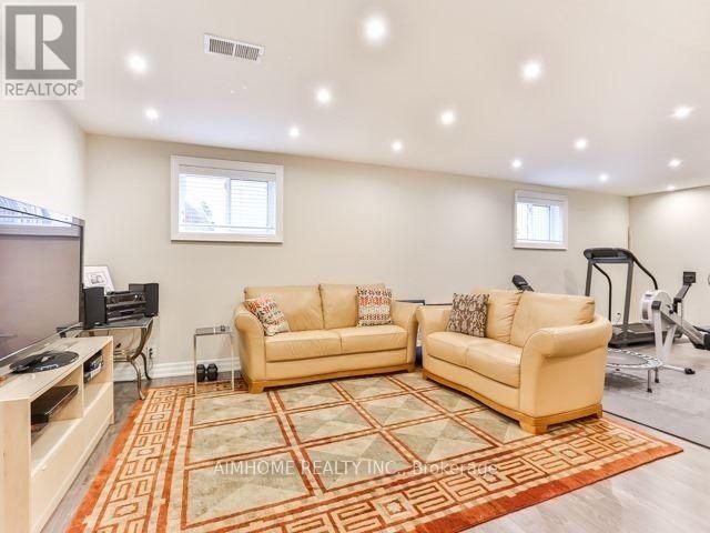 89 Dunloe Road, Toronto, Ontario  M5P 2T7 - Photo 13 - C12933588