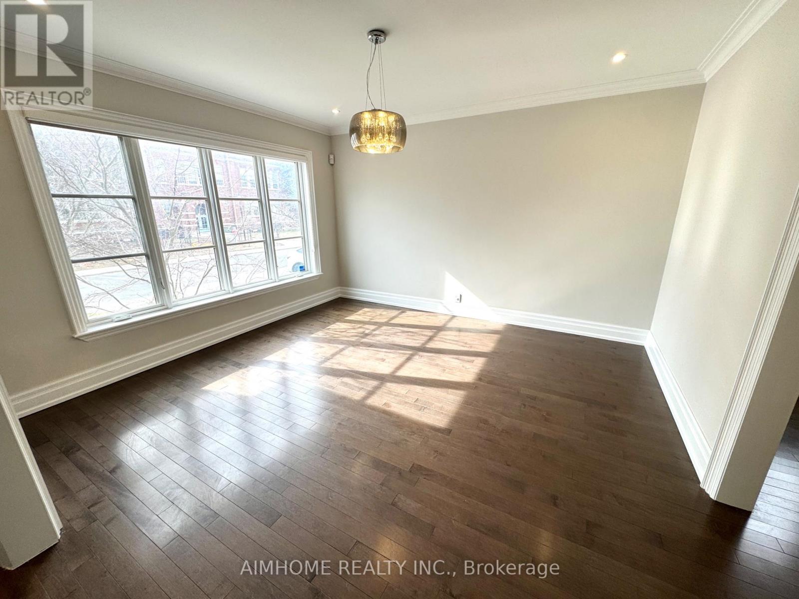 89 Dunloe Road, Toronto, Ontario  M5P 2T7 - Photo 23 - C12933588