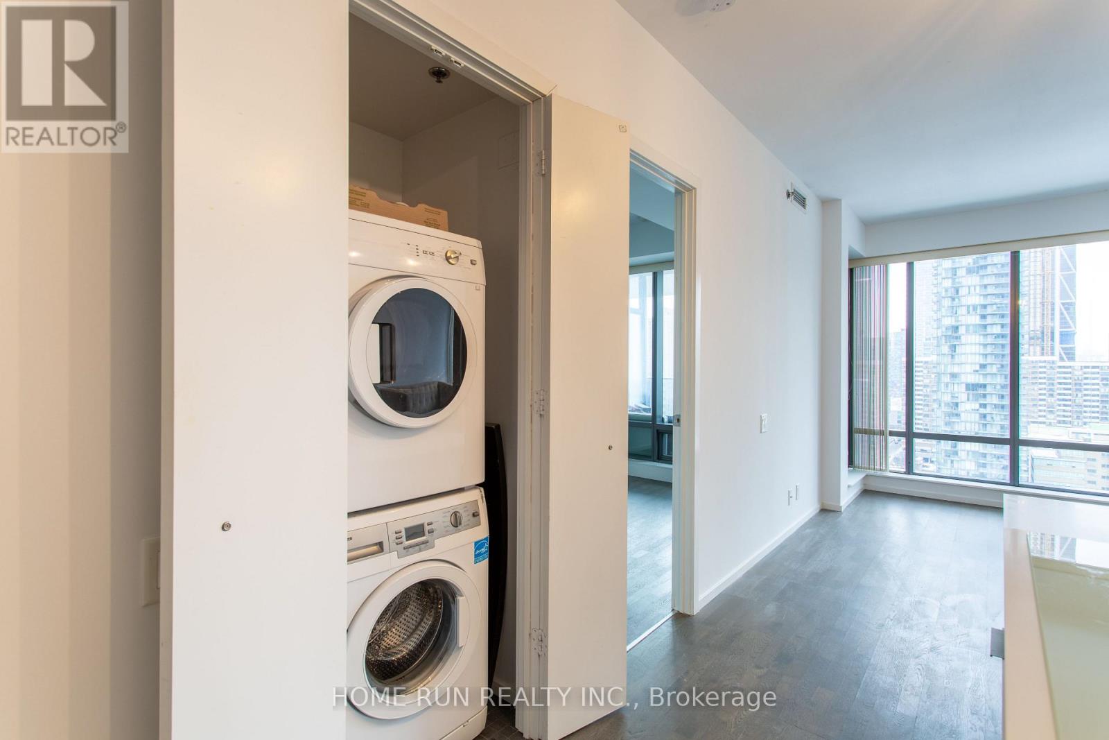 9 - 5 St. Joseph Street, Toronto, Ontario  M4Y 0B6 - Photo 3 - C12933572