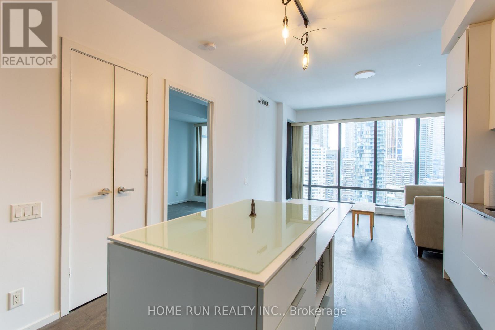 9 - 5 St. Joseph Street, Toronto, Ontario  M4Y 0B6 - Photo 4 - C12933572