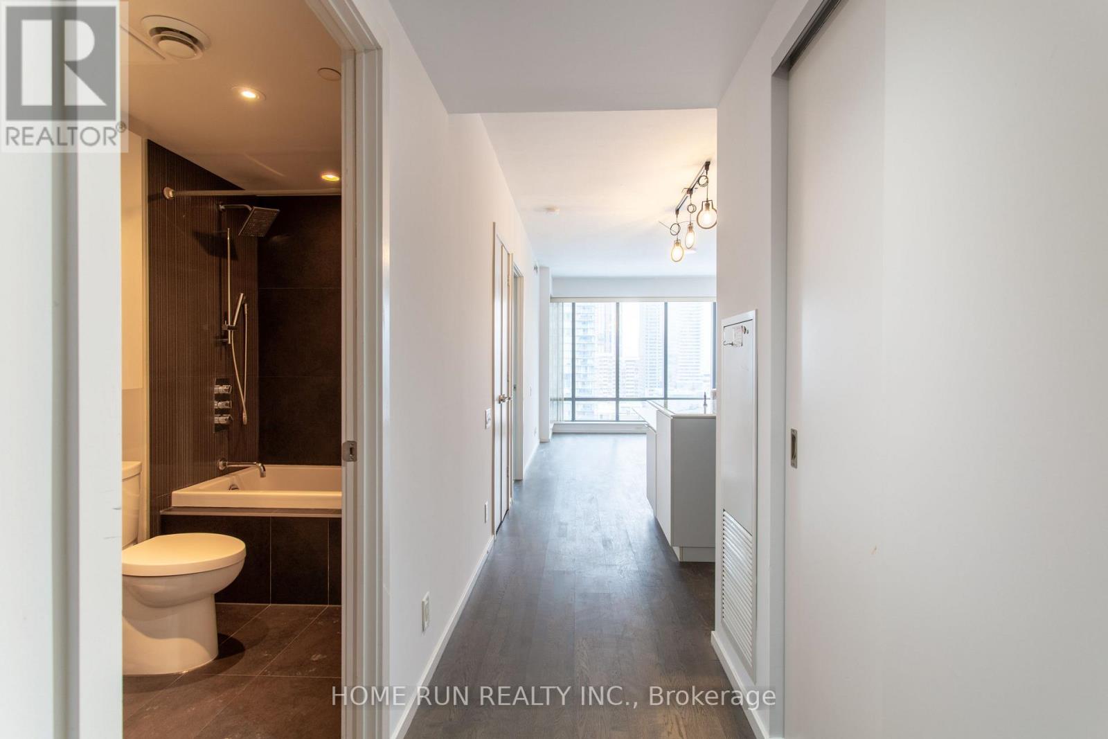 9 - 5 St. Joseph Street, Toronto, Ontario  M4Y 0B6 - Photo 6 - C12933572