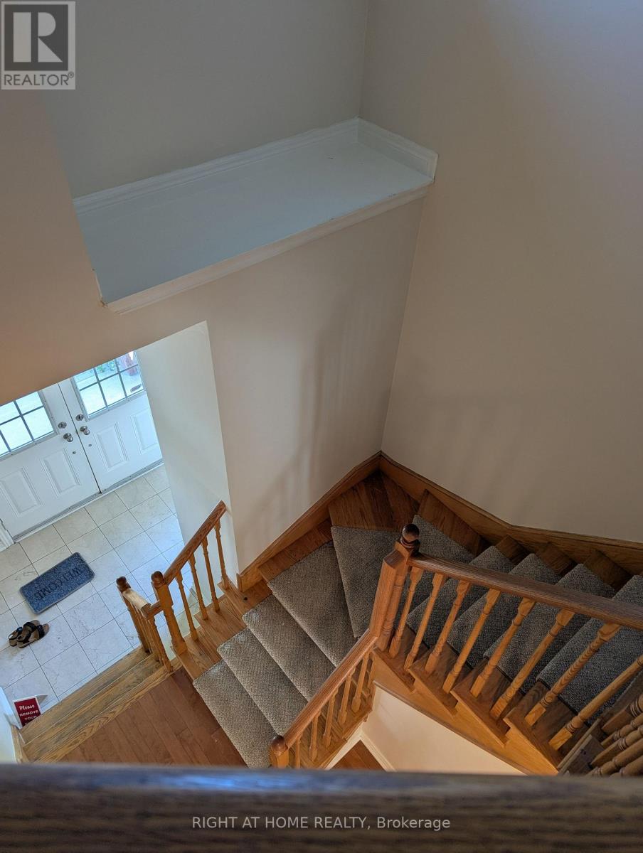 3102 Cabano Crescent, Mississauga, Ontario  L5M 0C4 - Photo 3 - W12933576