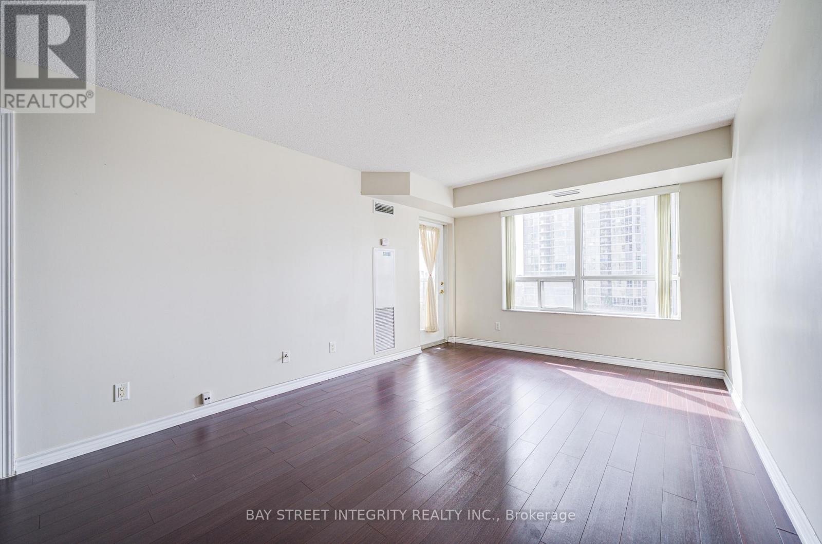 820 - 25 Kingsbridge Garden Circle, Mississauga, Ontario  L5R 4B1 - Photo 16 - W12933596