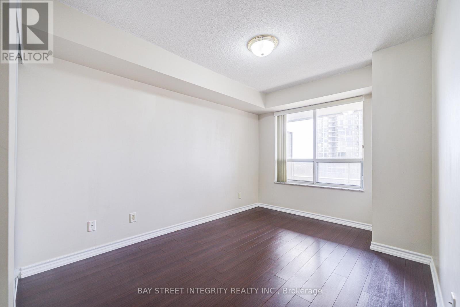 820 - 25 Kingsbridge Garden Circle, Mississauga, Ontario  L5R 4B1 - Photo 23 - W12933596