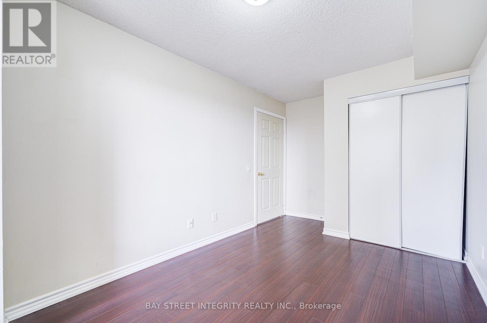 820 - 25 Kingsbridge Garden Circle, Mississauga, Ontario  L5R 4B1 - Photo 24 - W12933596