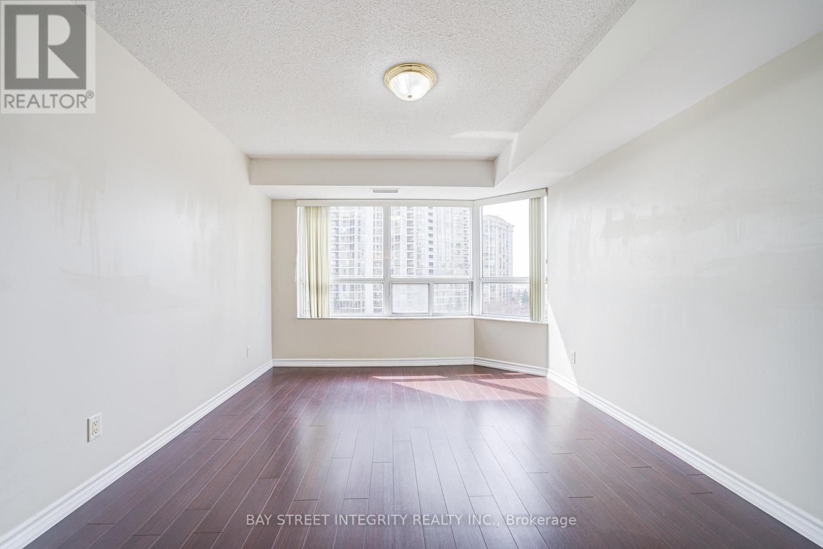 820 - 25 Kingsbridge Garden Circle, Mississauga, Ontario  L5R 4B1 - Photo 28 - W12933596