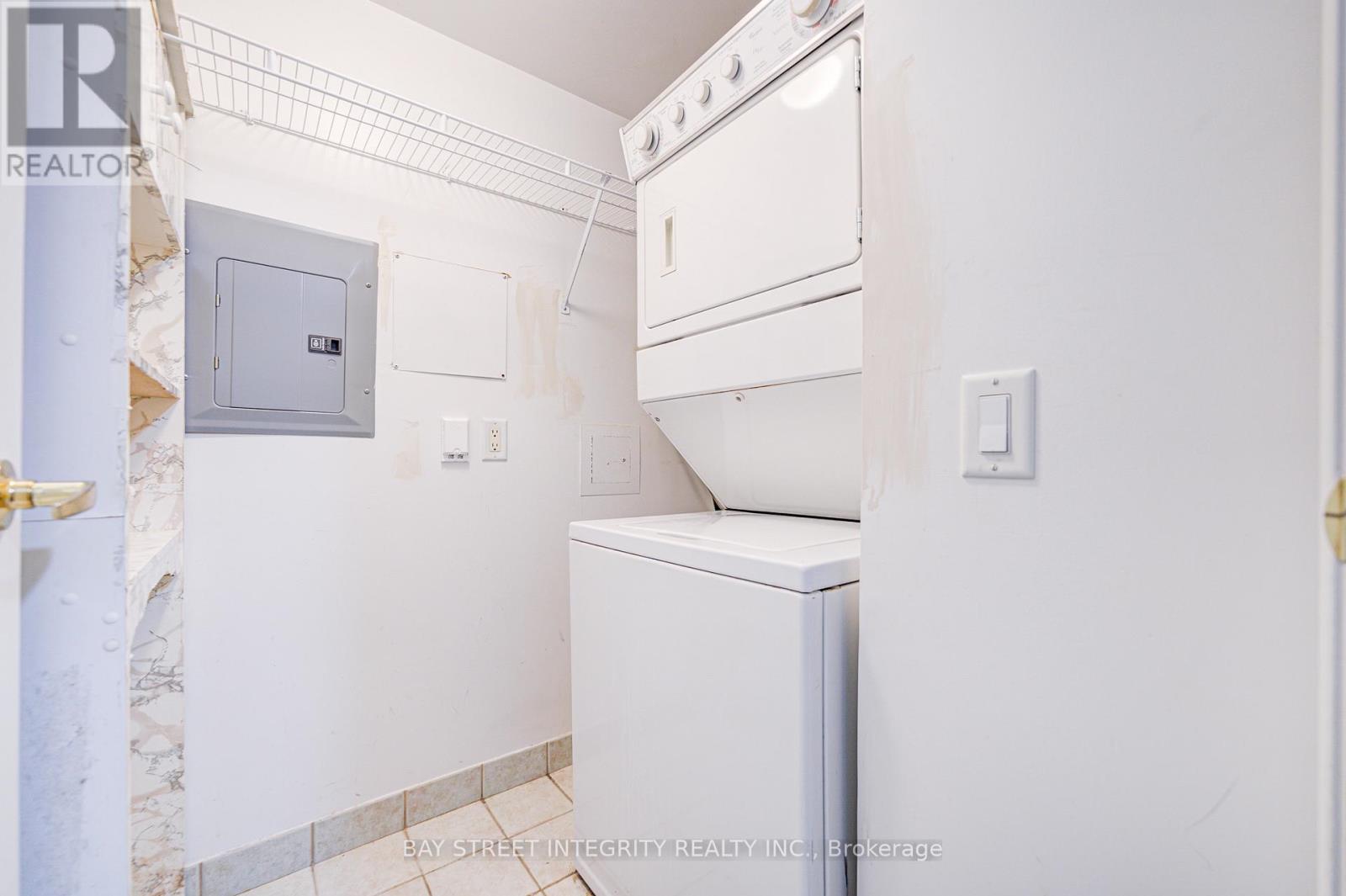 820 - 25 Kingsbridge Garden Circle, Mississauga, Ontario  L5R 4B1 - Photo 32 - W12933596