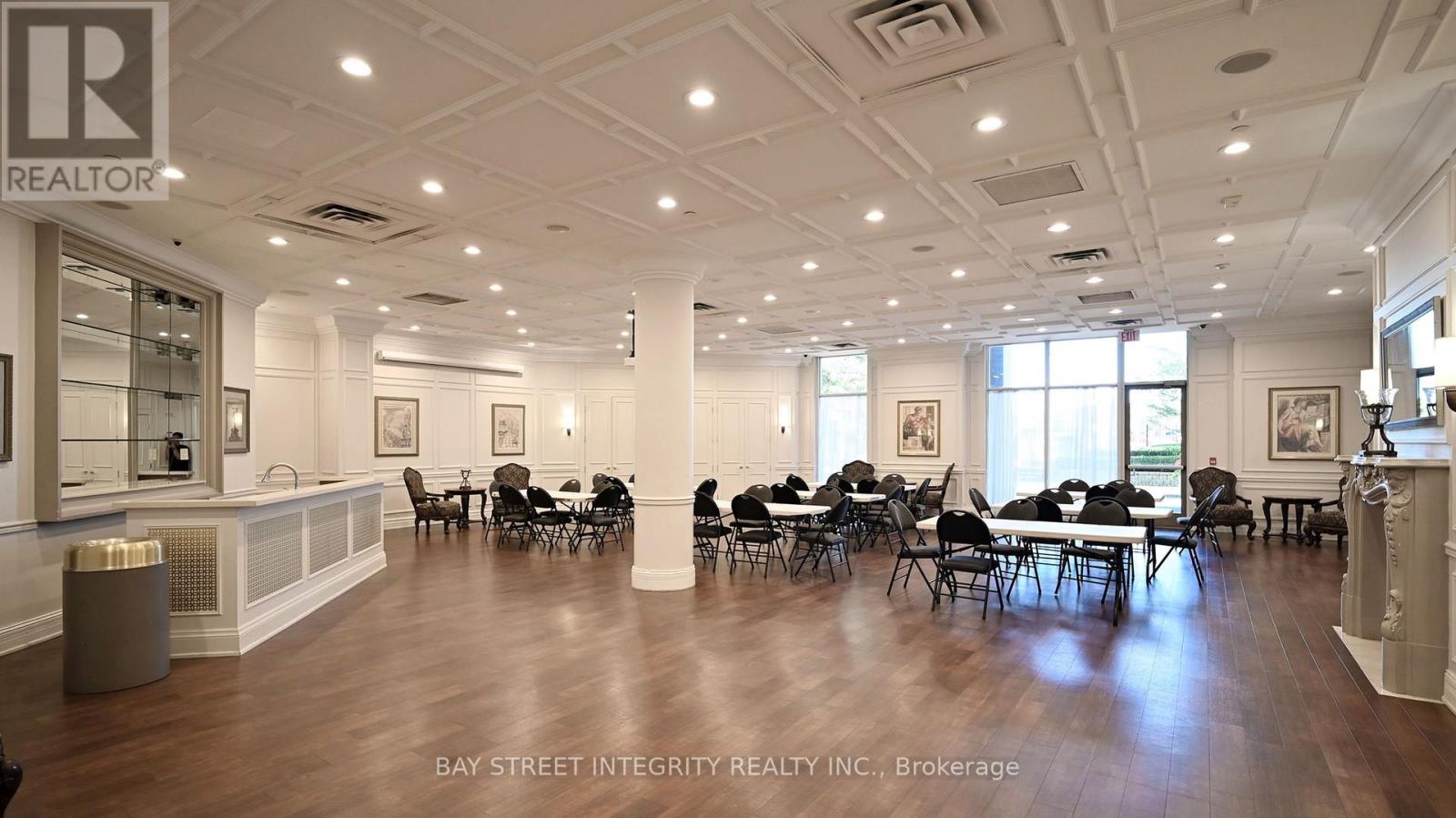 820 - 25 Kingsbridge Garden Circle, Mississauga, Ontario  L5R 4B1 - Photo 38 - W12933596