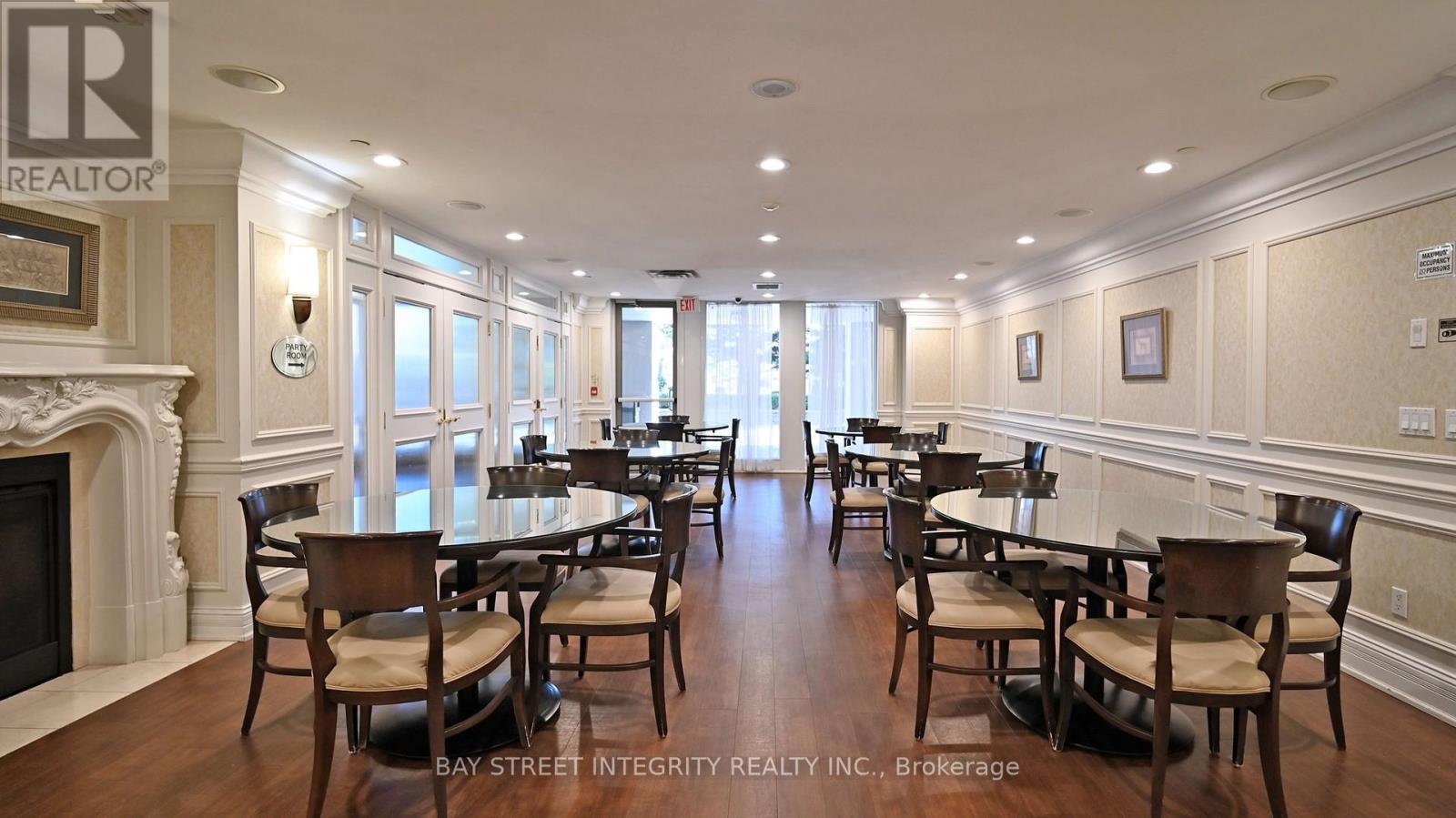 820 - 25 Kingsbridge Garden Circle, Mississauga, Ontario  L5R 4B1 - Photo 39 - W12933596