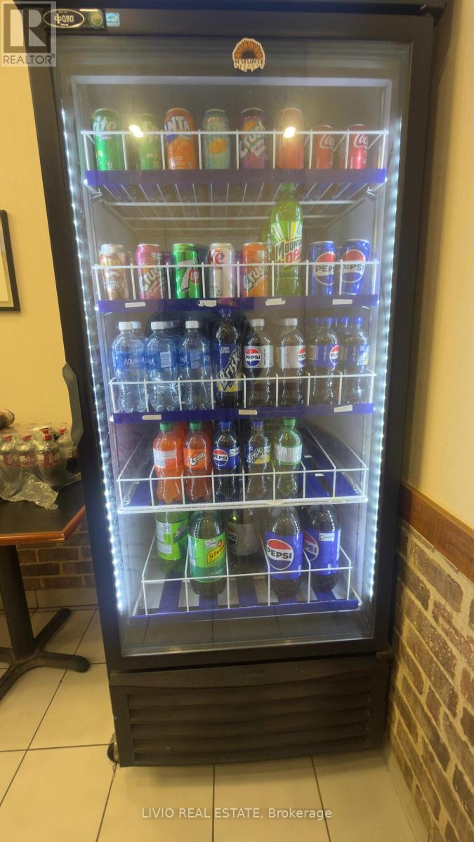 6 - 11 Westmore Drive, Toronto, Ontario  M9V 3Y6 - Photo 6 - W12912700