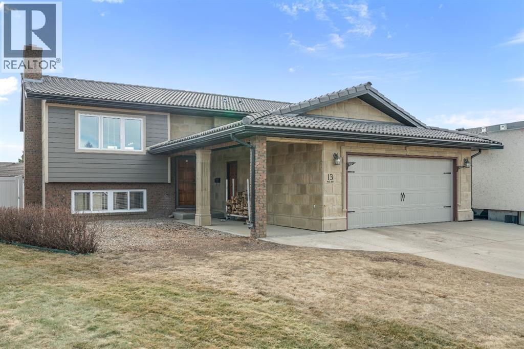 13 Rice Bay Se, Medicine Hat, Alberta  T1B 3X2 - Photo 2 - A2287485