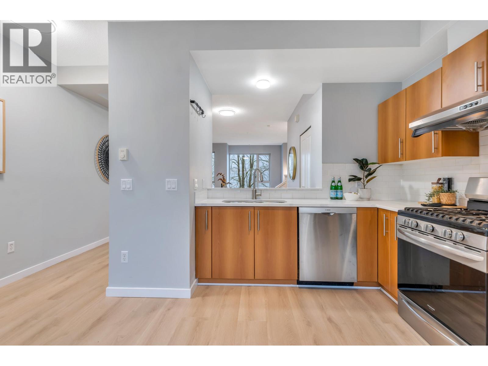 130 9229 University Crescent, Burnaby, British Columbia  V5A 4Z2 - Photo 10 - R3102627