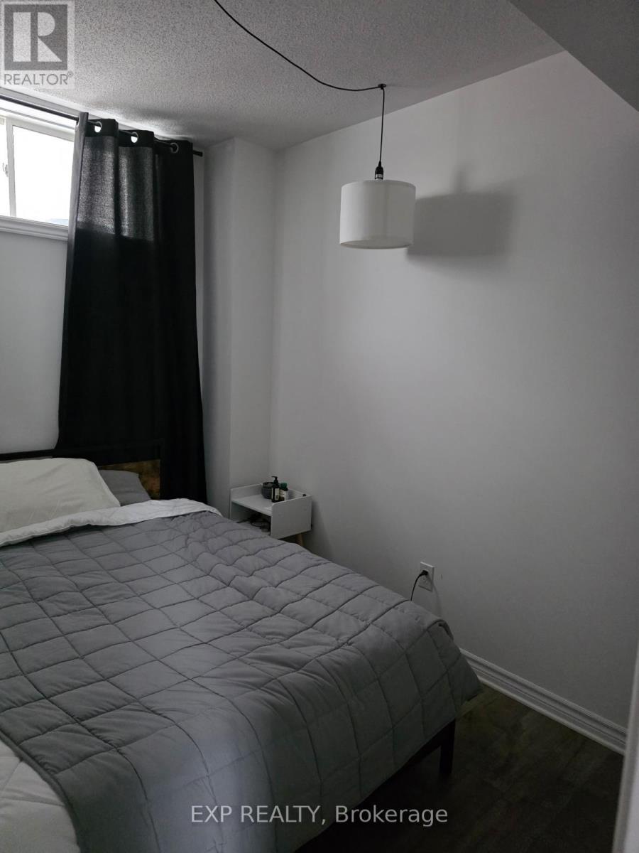 B - 159 Minikan Street, Ottawa, Ontario  K1X 0E5 - Photo 3 - X12933602